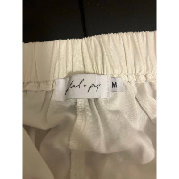 Elevate your wardrobe with the Petal + Pup Bonney Pants - Picture 4 of 5